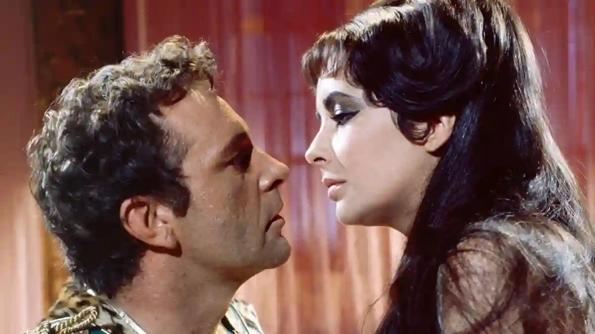 Elizabeth Taylor and Richard Burton in 1963