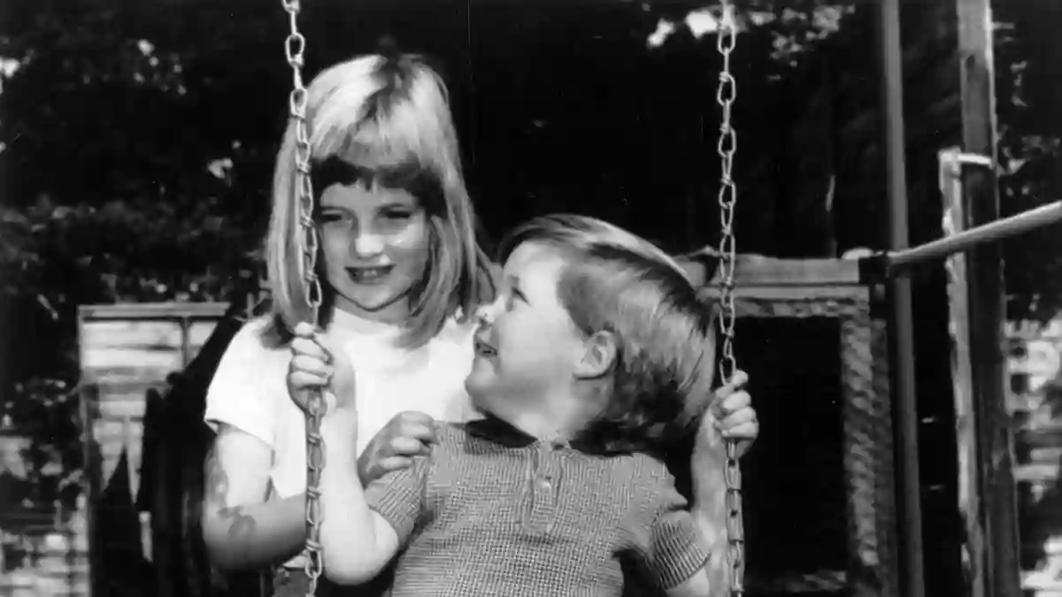 Charles Spencer comparte conmovedoras fotos en honor del cumpleaños de la difunta princesa Diana
