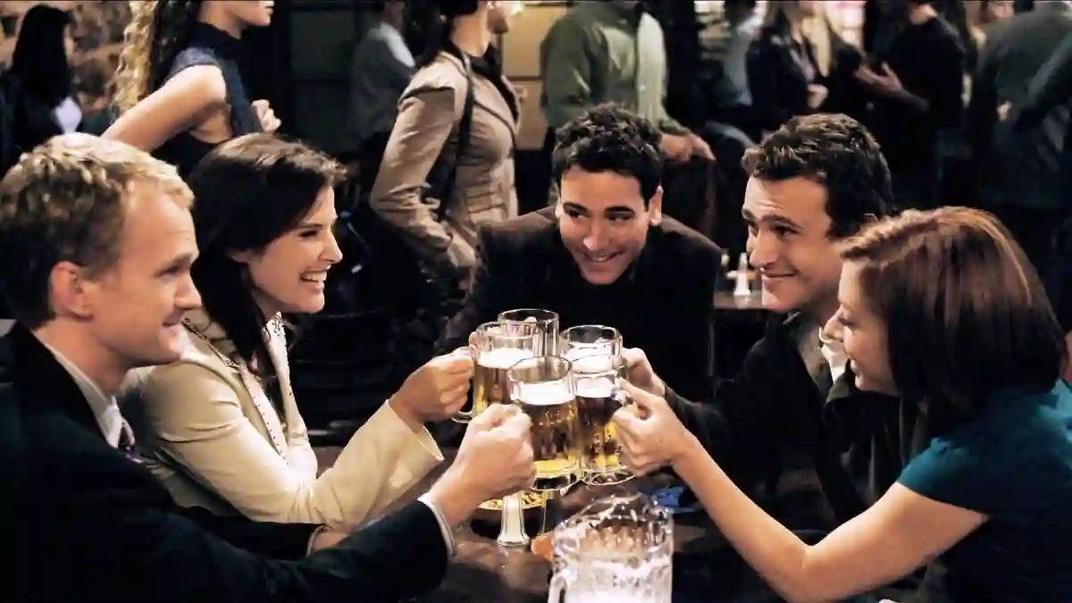 Neil Patrick Harris, Cobie Smulders, Josh Radnor, Jason Segel & Alyson Hannigan in 'How I Met Your Mother'.