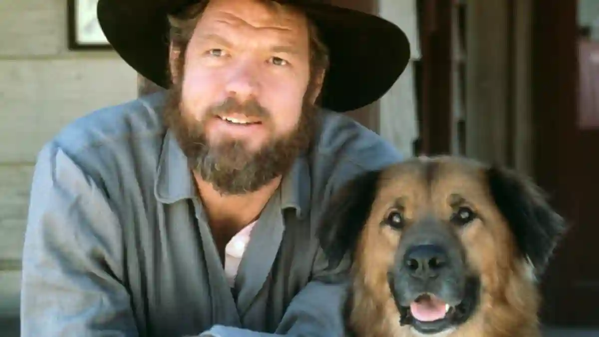 Merlin Olsen in 'Father Murphy'