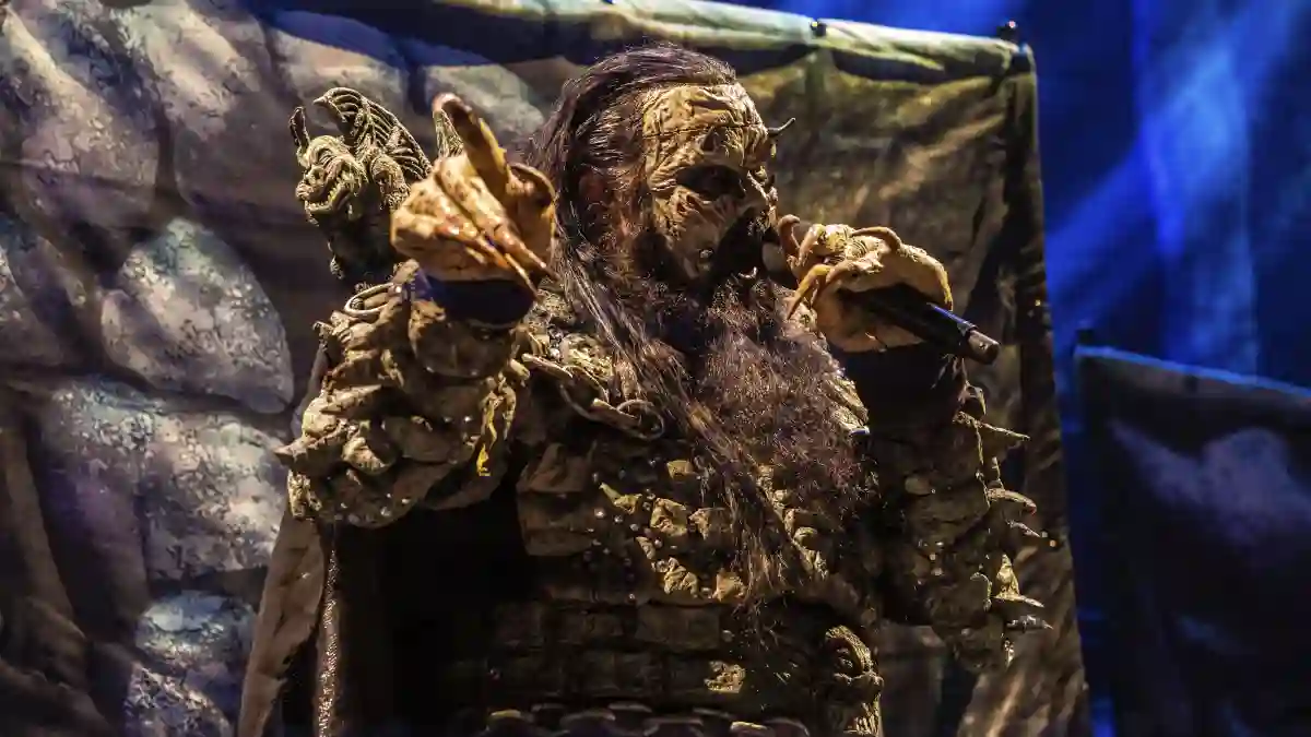 Tomi Mr Lordi Putaansuu de Lordi en directo en der ZAG Arena. Hannover, 02.05.2023 *** Tomi Mr Lordi Putaansuu de Lordi en directo