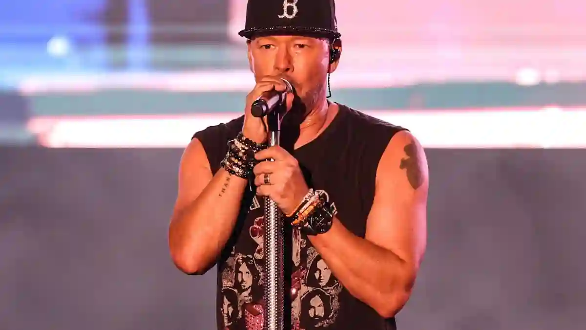 Syndication: The Des Moines Register New Kids on the Block were Hangin Tough when brothers Jonathan and Jordan Knight, J