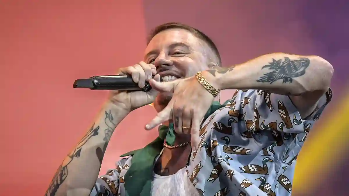 10.09.2023, xlakx, Entertainment Musik, Lollapalooza Berlin emspor, v.l.Der Sänger Macklemore steht beim Lollapalooza Fe