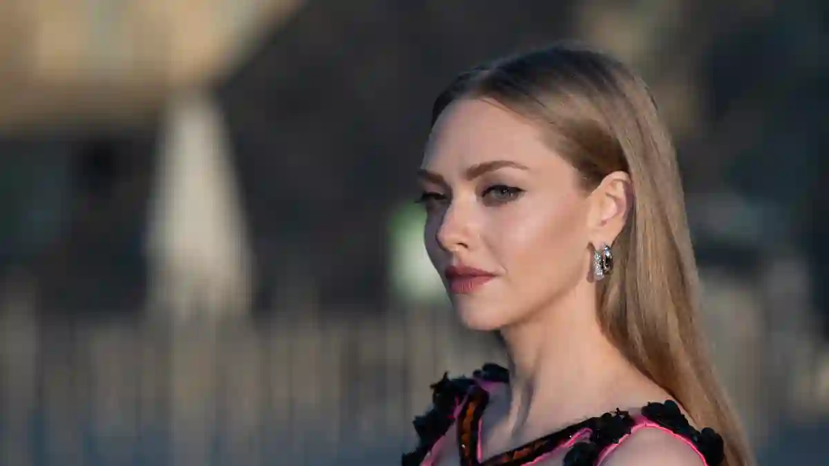 PFW Lancome X Louvre Photocall Amanda Seyfried attending the Lancome X Louvre Photocall as part of Paris Fashion Week in