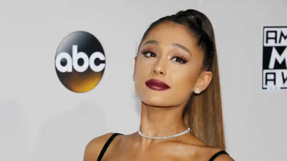 Ariana  Grande  at  the  2016  American  Music  Awards  held  at  the  Microsoft  Theater  in  Los