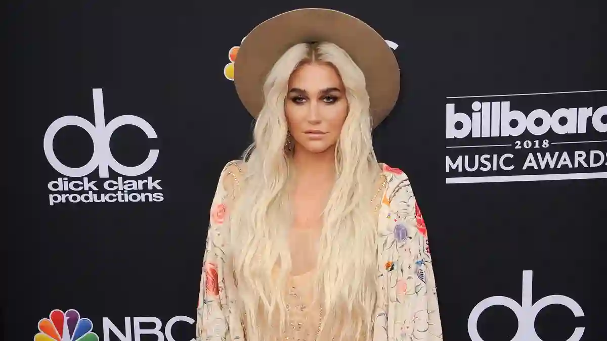 Kesha  at  the  2018  Billboard  Music  Awards  held  at  the  MGM  Grand  Garden  Arena  in  Las  V
