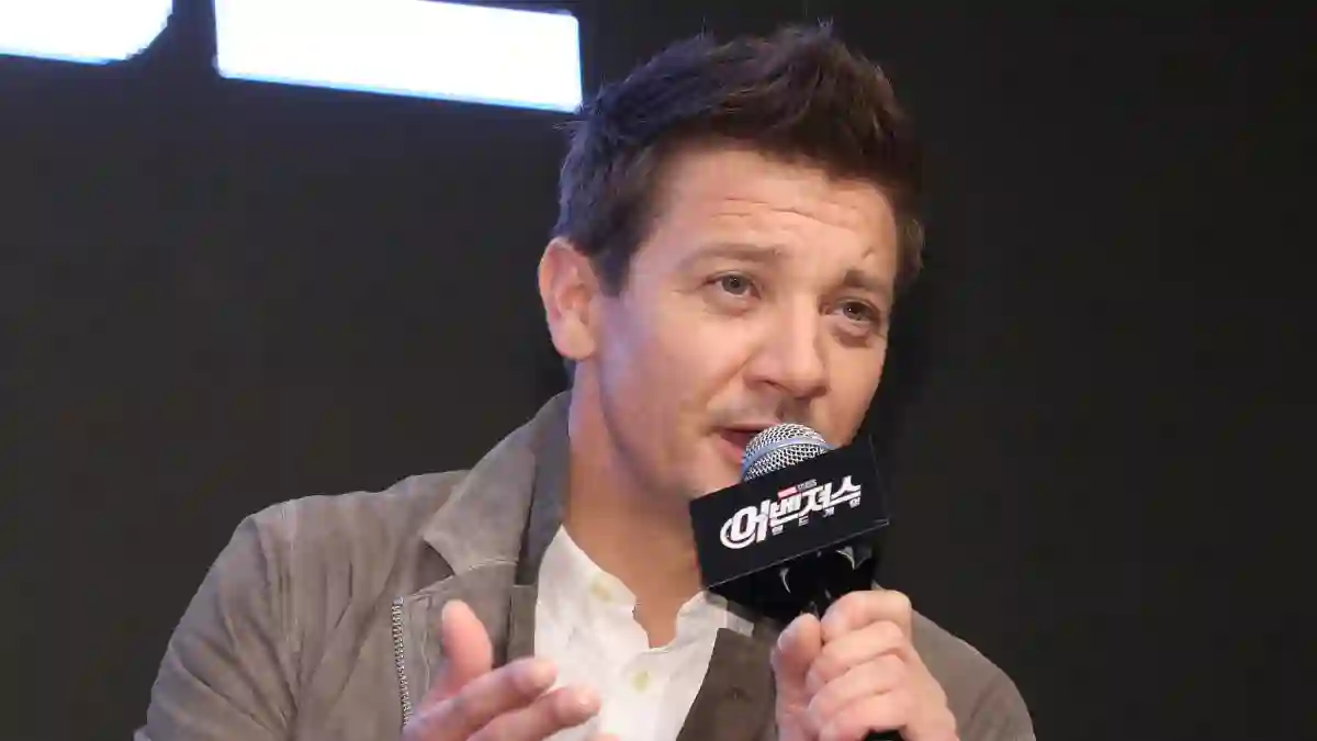 Hollywood star Jeremy Renner Hollywood star Jeremy Renner Hollywood star Jeremy Renner listens to reporters questions du