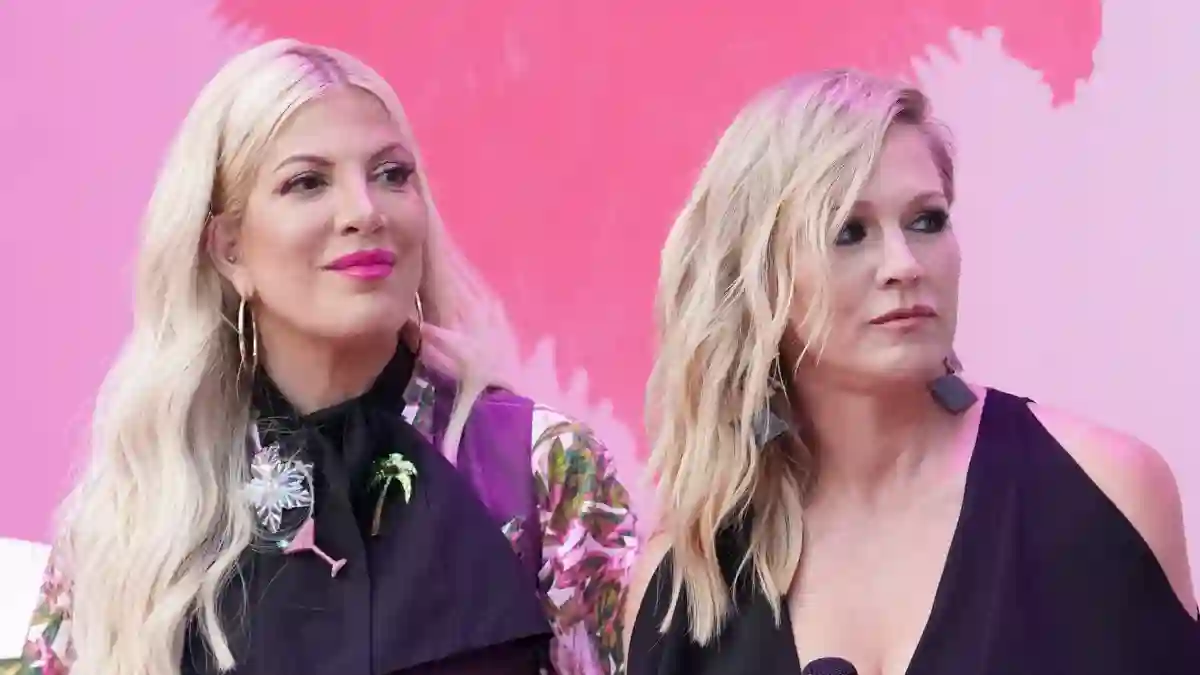 Tori Spelling and Jennie Garth