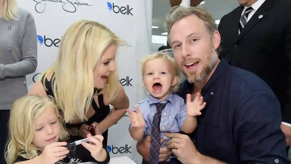 Jessica Simpson, Eric Johnson and their two kids