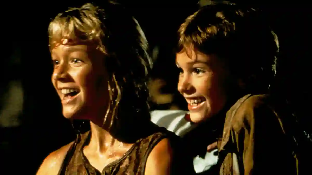 Ariana Richards y Joseph Mazzello en una escena de la película 'Jurassic Park'