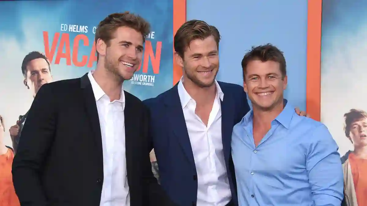 Liam Hemsworth, Chris Hemsworth, and Luke Hemsworth in 2015.