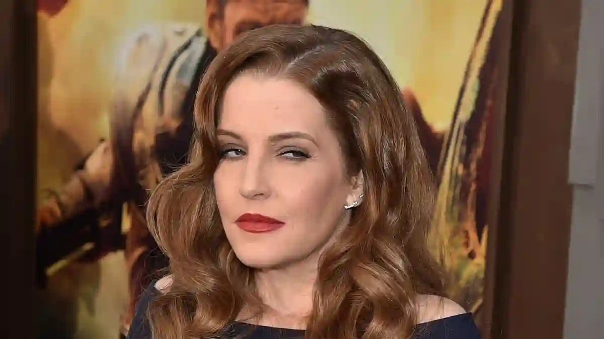 Lisa Marie Presley shares first family photo since losing Benjamin