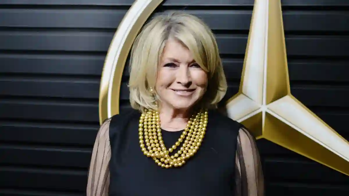 Martha Stewart Opens Up About Her "Thirst Trap" Pool Selfie: "I Don't Even Know What That Is"