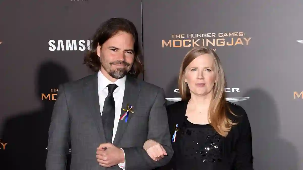 Screenwriter Peter Craig and author Suzanne Collins at the 2015 premiere of Mockingjay: Part 2.