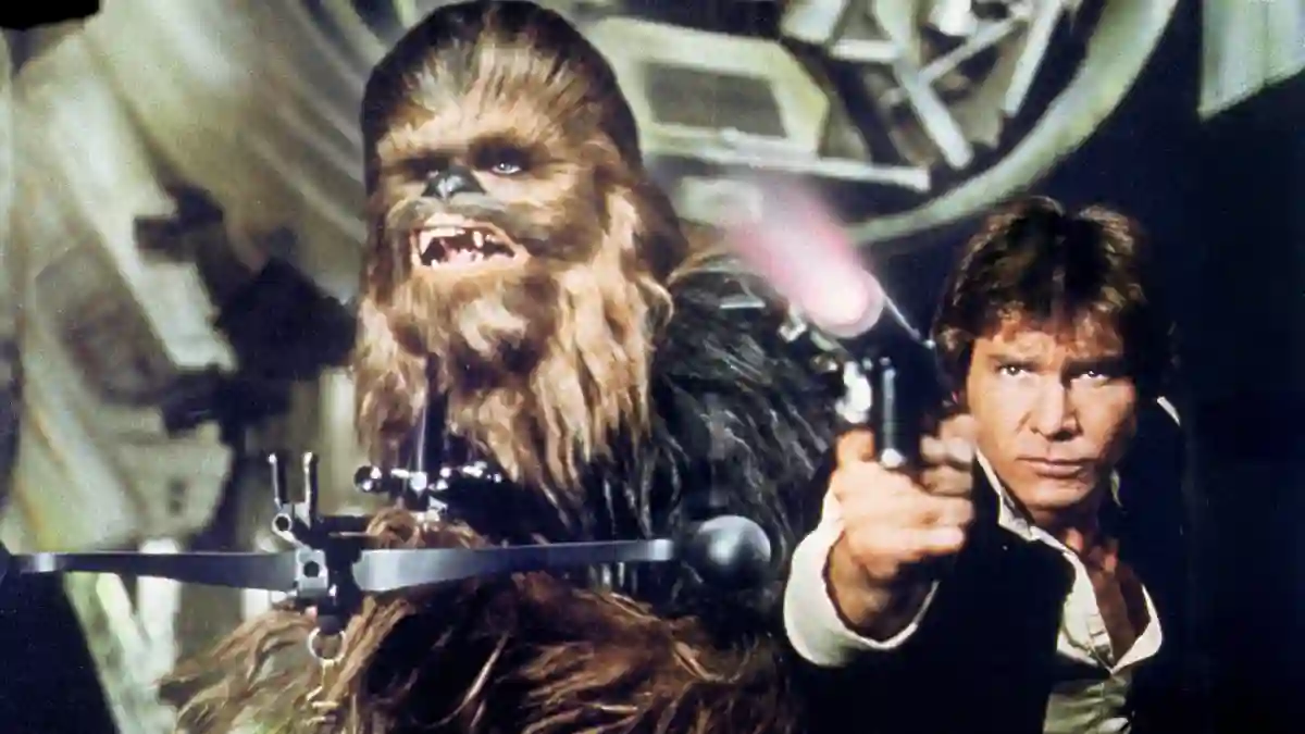 Peter Mayhew y Harrison Ford en "La guerra de las galaxias: Episodio IV - Una nueva esperanza" (EE.UU. 1977).