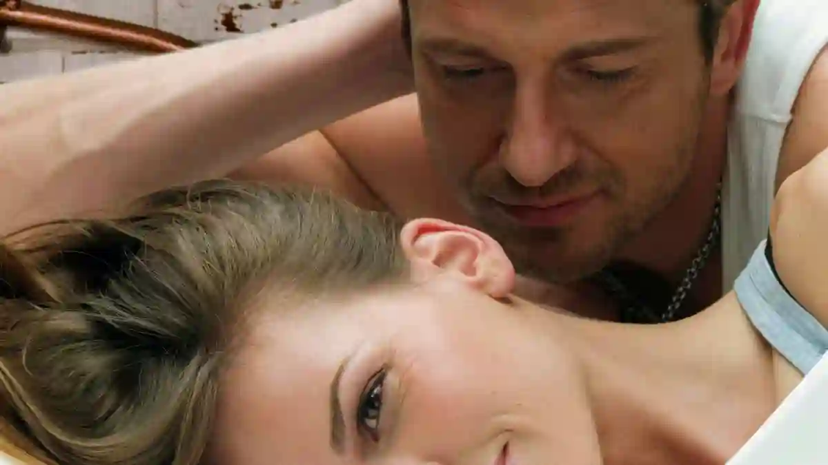 Hilary Swank and Gerard Butler in 'P.S. I Love You'
