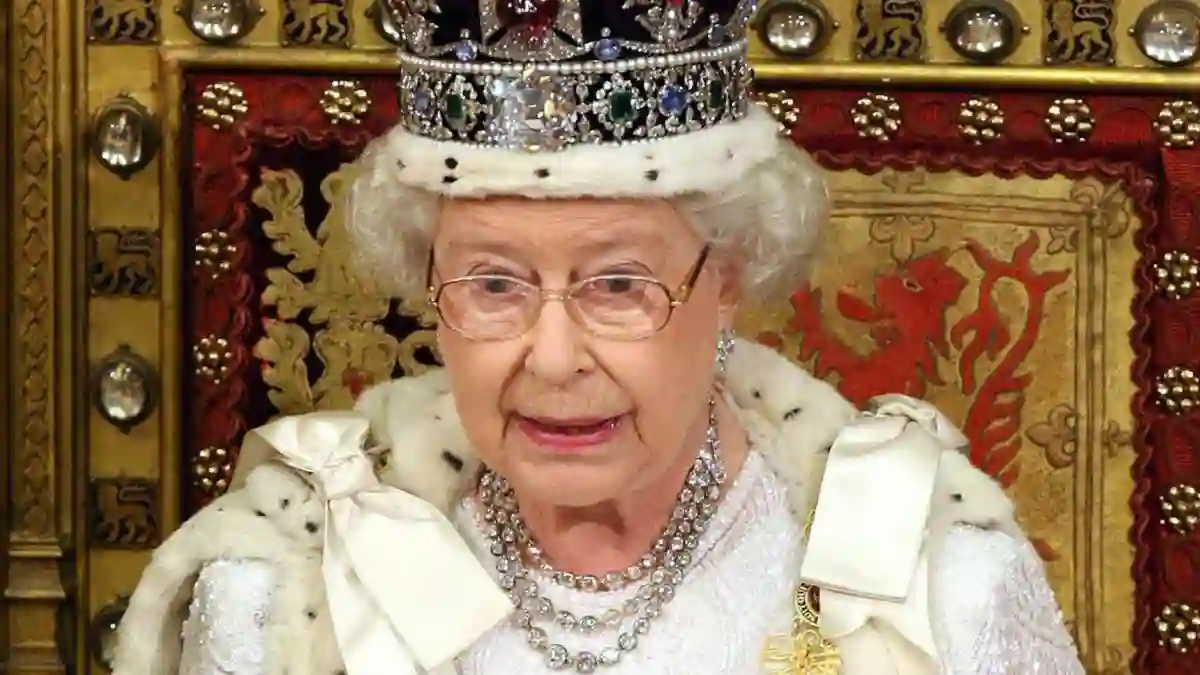 Queen Elizabeth II reads her Speech at the House of Lords, in Westminster, in London, 06 November 2007, during the State Opening of Parliament.