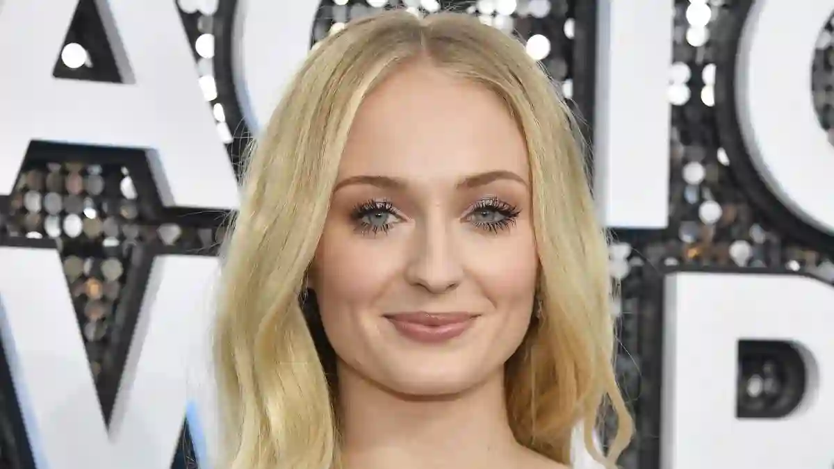 Sophie Turner attends the 26th Annual Screen Actors Guild Awards on January 19, 2020 in Los Angeles, California.