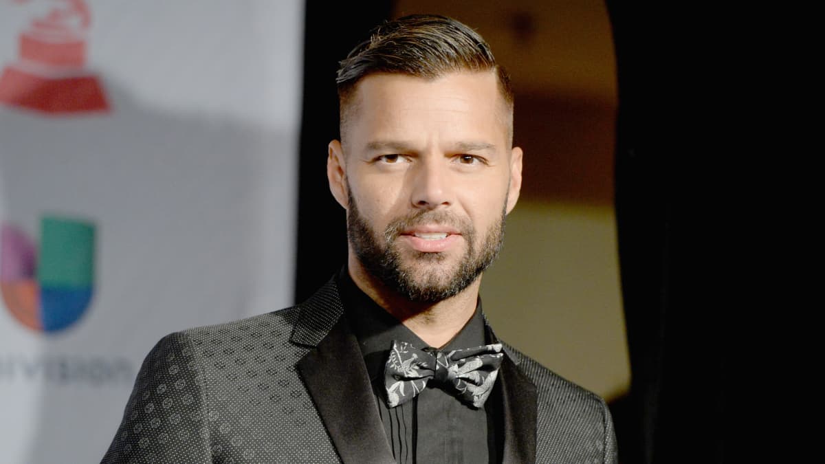 Ricky martin gay de video Vídeos Pornô