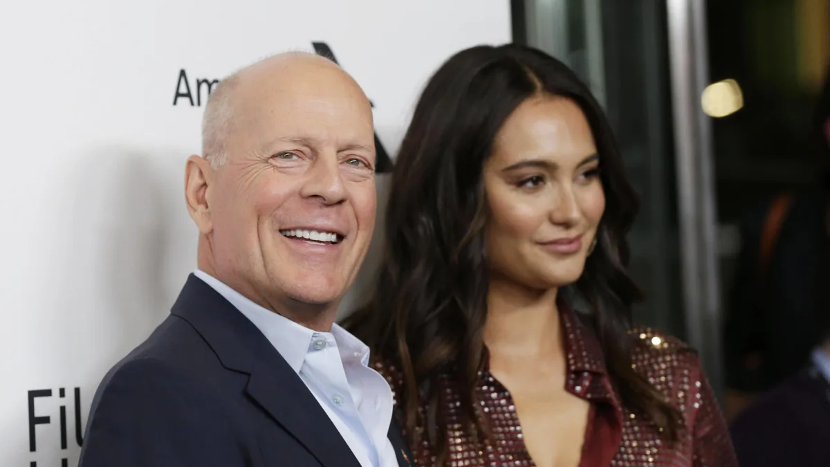 Emma Heming Willis clarifies Bruce Willis' condition.