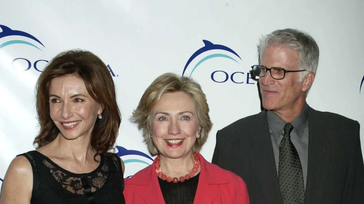 Mary Steenburgen, Hillary Rodham Clinton and Ted Danson at the 1st Annual Oceana Dinner, Century Plaza Hotel, Century Ci