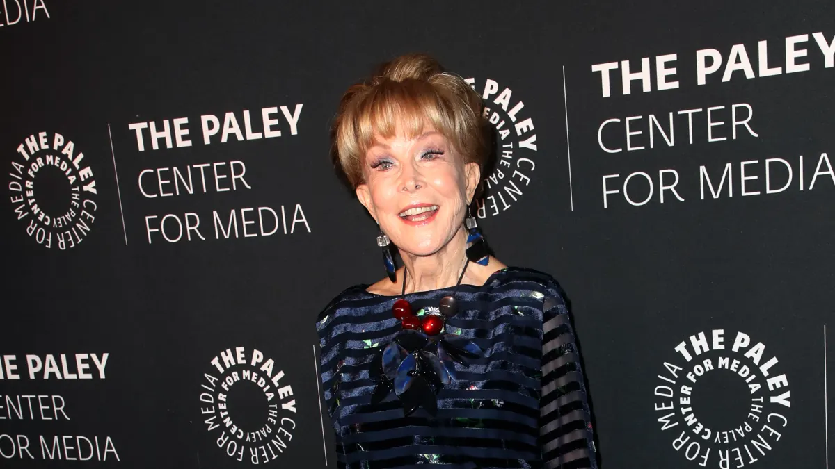 'I Dream of Jeannie' cast still alive today living now actors actress Barbara Eden age 2022 2023 deaths Larry Hagman