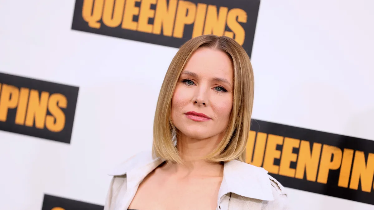 Kristen Bell attends STX's "Queenpins" photocall at Four Seasons Hotel.