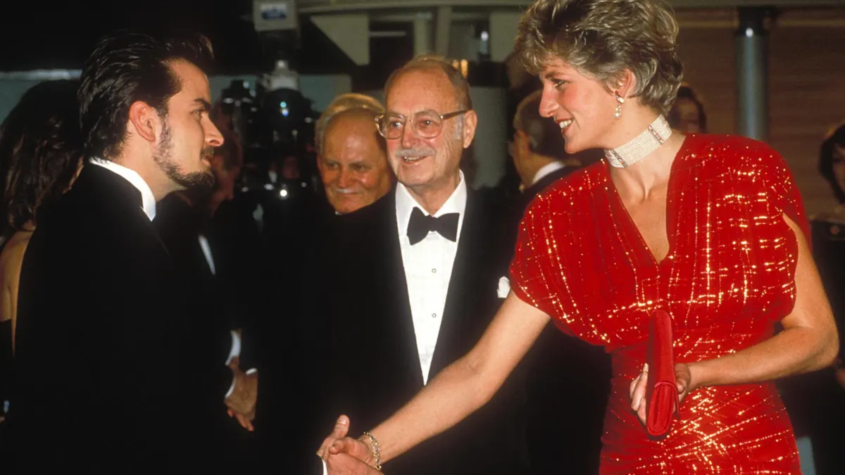 Lady Diana red statement dress November 1991 Premiere