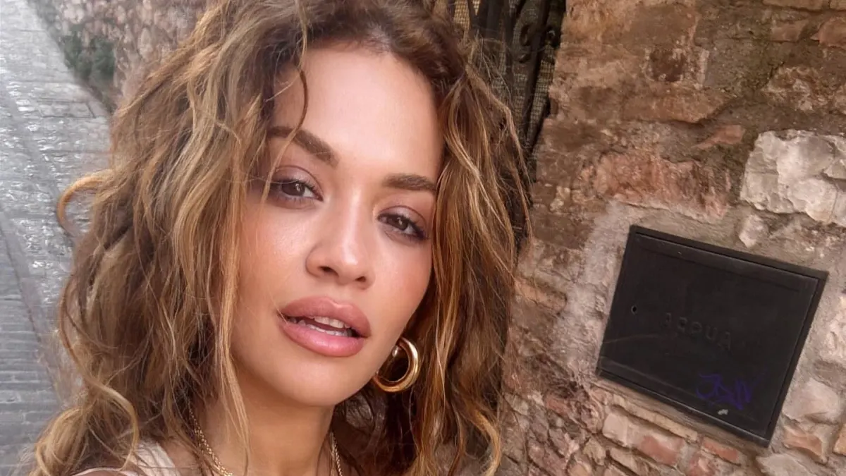 Rita Ora revealing on vacation in Italy