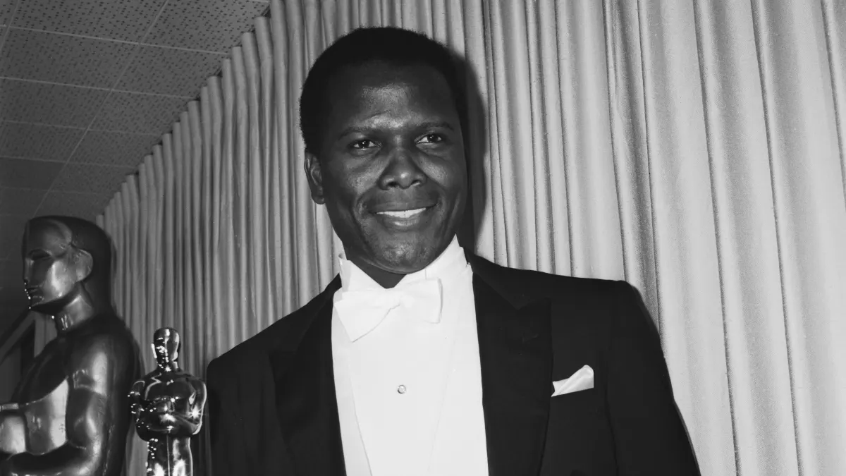 Sidney Poitier Has Died At Age 94 cause of death 2022 Bahamas movies films first Black actor Oscar winner