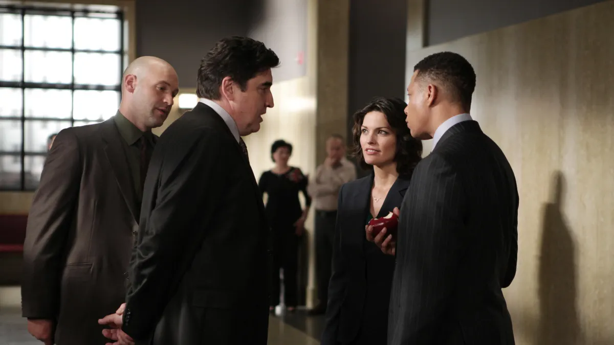 LAW AND ORDER: LOS ANGELES, (from left): Corey Stoll, Alfred Molina, Alana de la Garza, Terrence Howard, Benedict Canyon