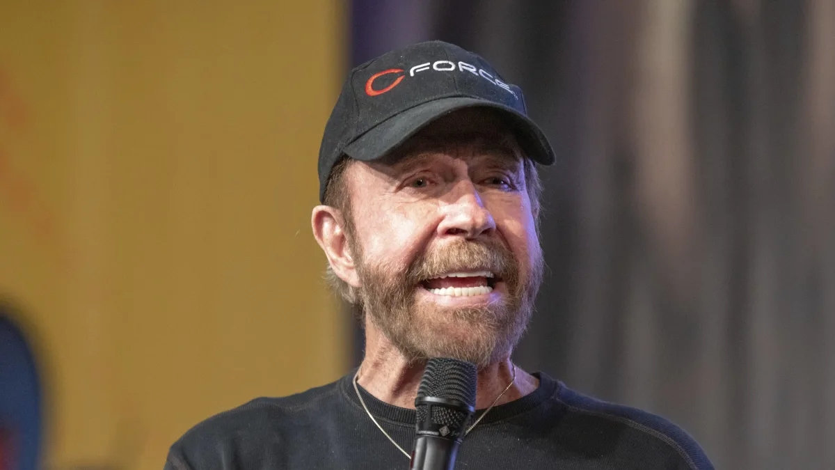 DORTMUND, DEUTSCHLAND, 1. Dezember 2018: Chuck Norris (*1940, amerikanischer Kampfsportler, Schauspieler, Filmproduzent
