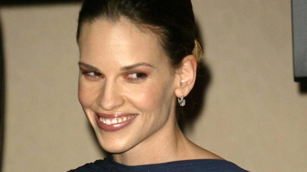at the The 77th Annual Academy Awards - Press Room, Kodak Theatre, Hollywood, CA 02-27-05 Hilary Swank at the The 77th A