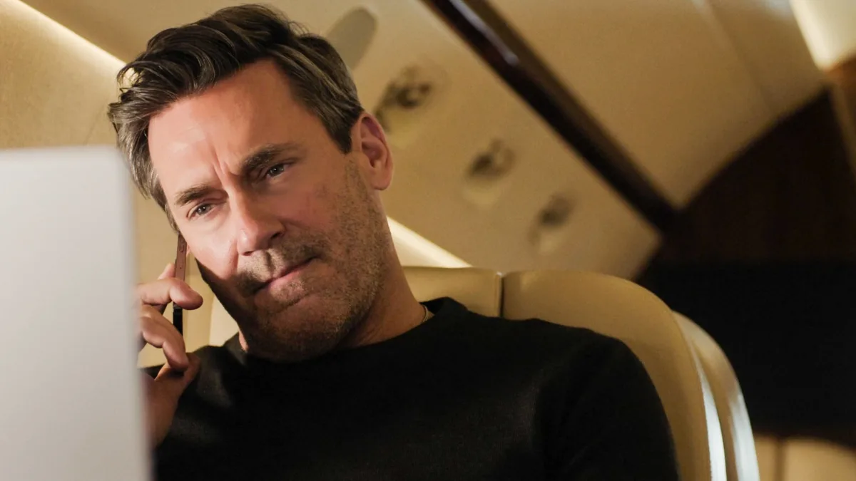 Jon Hamm USA. Jon Hamm in the (C)Apple TV+ series: The Morning Show - season 3 (2023). LMK110-J10285-261023 PUBLICATIONx