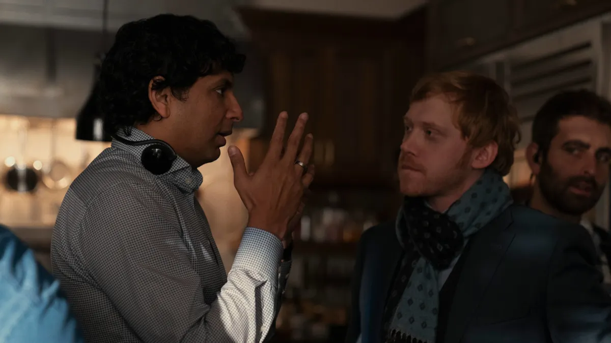 Servant (2019 - ) - filmstill Behind the scenes photo of M. Night Shyamalan & Rupert Grint Servant (2019 - ) - - - EDITO