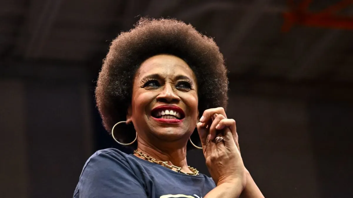 Jenifer Lewis