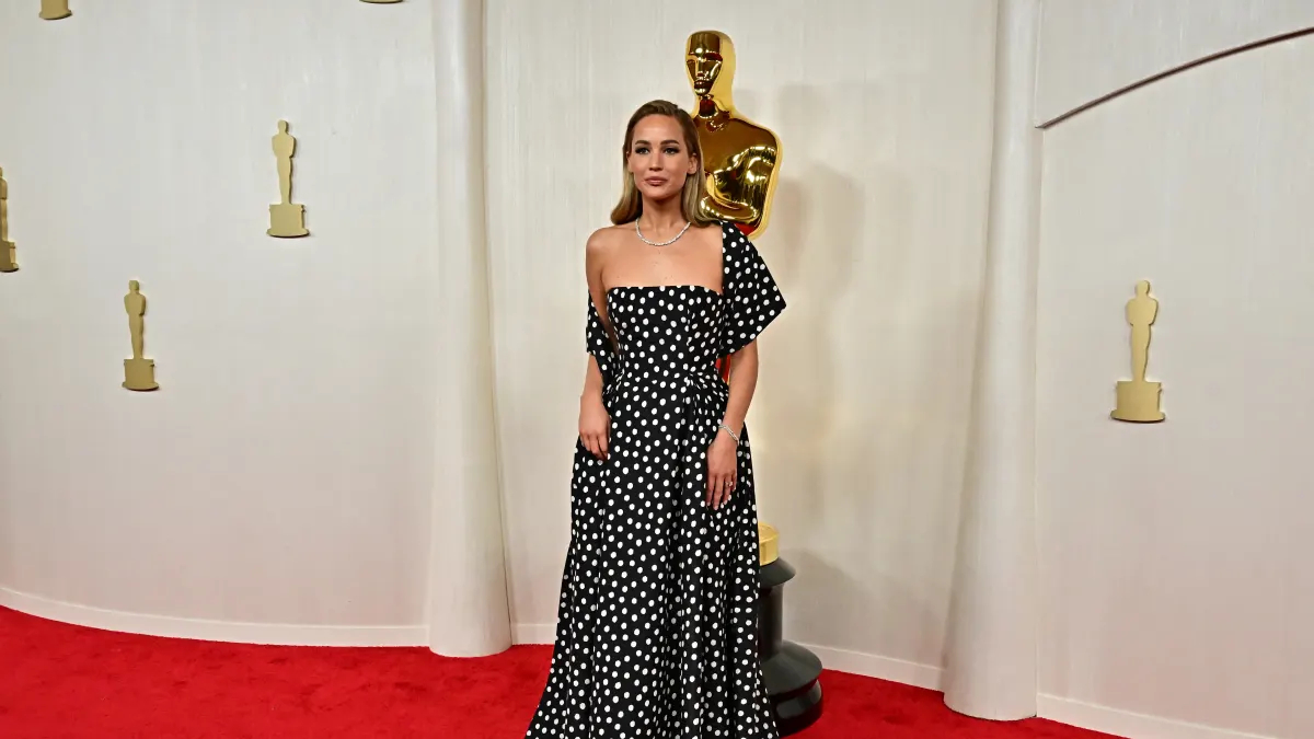 oscars 2024 stars jennifer lawrence