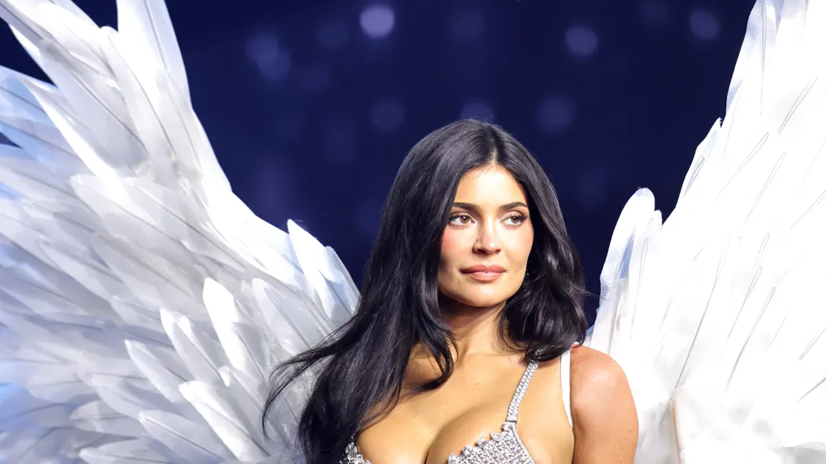 Kylie Jenner wears the Fantasy Bra at the 2026 Victoria's Secret show.