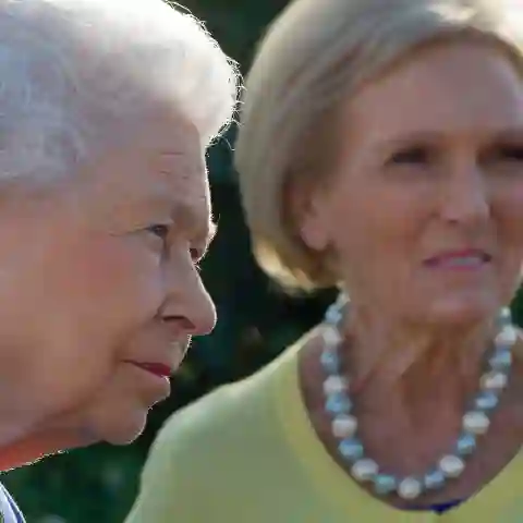 Mary Berry Says Queen Elizabeth Should Retire From Royal Duties health incident 2021 latest news royal family