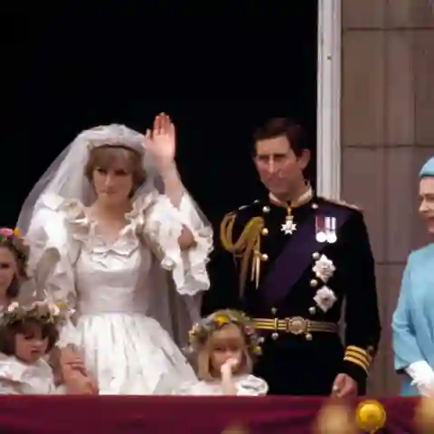 Princess Diana's dress tiara 1981 Royal Wedding Prince Charles the Crown Emma Corrin