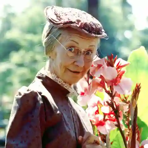 The Beverly Hillbillies: The Sad Death Of "Granny" Actress Irene Ryan star cause age 70 Pippin broadway show 2021 now today cast