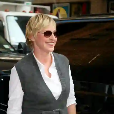 Ellen De Generes arrives at New York s Ed Sullivan Theater to be interveiwed by fellow talk show host David Letterman fo
