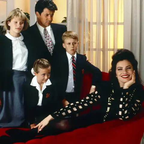 '80s and '90s Sitcoms Quiz trivia questions facts game answers retro classic TV shows series Nanny Baywatch Full House King of Queens