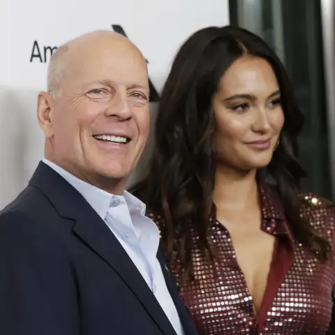 Emma Heming Willis clarifies Bruce Willis' condition.