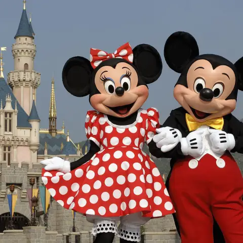 Mickey And Minnie Mouse Welcome Everyone To Hong Kong Disneyland Resort