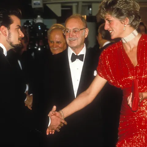 Lady Diana red statement dress November 1991 Premiere
