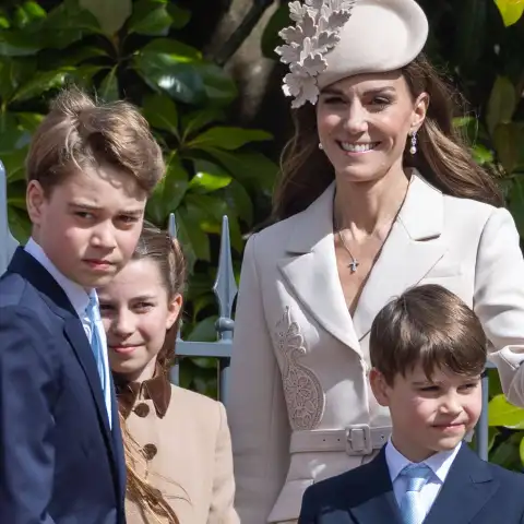 Princess Kate with her children