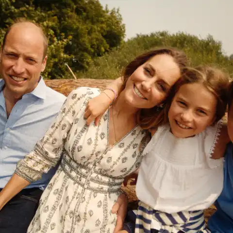 Prince Louis, Prince William, Princess Kate, Princess Charlotte &amp; Prince George