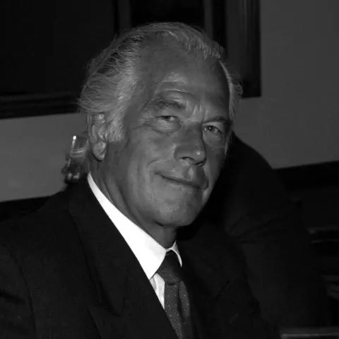 Richard Harrison has passed away at the age of 90