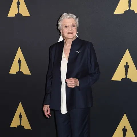 Beautiful: This Is How Angela Lansbury Looked When She Was Young